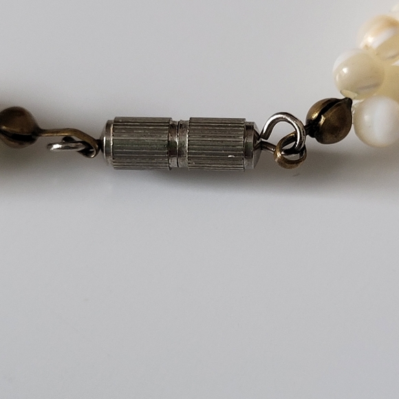 Vintage Mother of Pearl Twisted Necklace with Complimentary Contemporary Earring - Picture 7 of 16